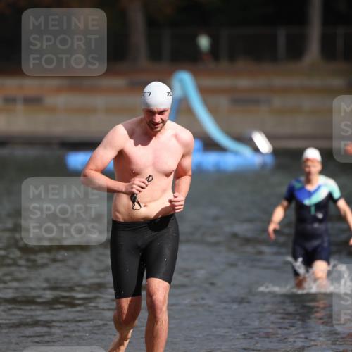14.09.2025 - Stadtparktriathlon Michael Strokosch http://msf.ph/oto/8872669 14.09.2025 11:55:08 Schwimmen 1148, 1163 meine-sportfotos.de