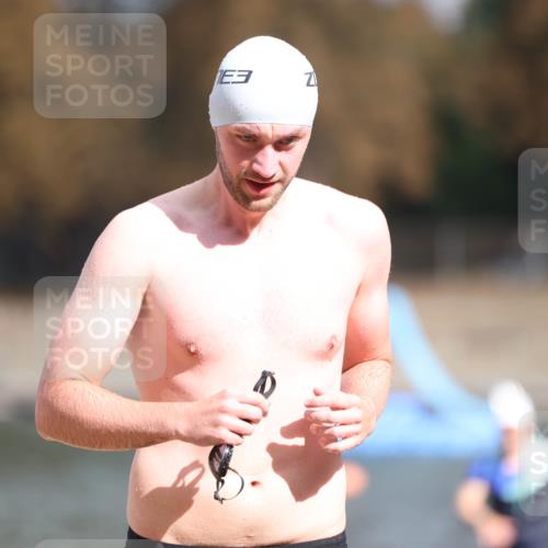 14.09.2025 - Stadtparktriathlon Michael Strokosch http://msf.ph/oto/8872672 14.09.2025 11:55:11 Schwimmen 1148, 1163, 1204 meine-sportfotos.de