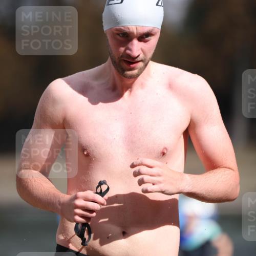 14.09.2025 - Stadtparktriathlon Michael Strokosch http://msf.ph/oto/8872673 14.09.2025 11:55:11 Schwimmen 1148, 1163, 1204 meine-sportfotos.de