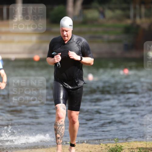 14.09.2025 - Stadtparktriathlon Michael Strokosch http://msf.ph/oto/8872675 14.09.2025 11:55:13 Schwimmen 1148, 1163, 1204 meine-sportfotos.de