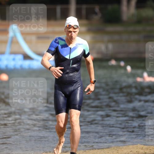 14.09.2025 - Stadtparktriathlon Michael Strokosch http://msf.ph/oto/8872693 14.09.2025 11:55:18 Schwimmen 1148, 1204 meine-sportfotos.de