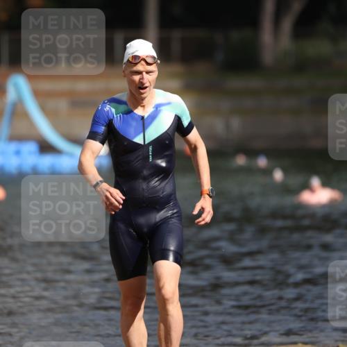 14.09.2025 - Stadtparktriathlon Michael Strokosch http://msf.ph/oto/8872696 14.09.2025 11:55:18 Schwimmen 1148, 1204 meine-sportfotos.de