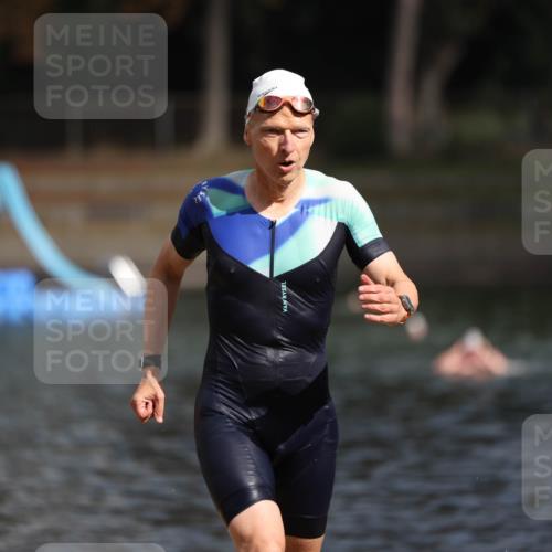 14.09.2025 - Stadtparktriathlon Michael Strokosch http://msf.ph/oto/8872704 14.09.2025 11:55:20 Schwimmen 1204 meine-sportfotos.de