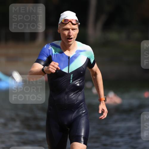 14.09.2025 - Stadtparktriathlon Michael Strokosch http://msf.ph/oto/8872706 14.09.2025 11:55:20 Schwimmen 1204 meine-sportfotos.de