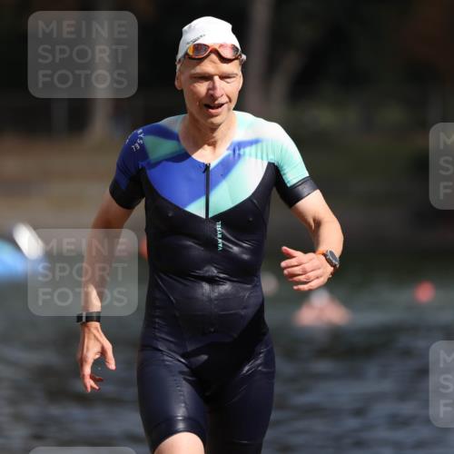 14.09.2025 - Stadtparktriathlon Michael Strokosch http://msf.ph/oto/8872707 14.09.2025 11:55:21 Schwimmen 1204 meine-sportfotos.de