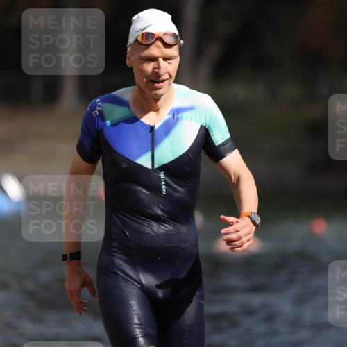 14.09.2025 - Stadtparktriathlon Michael Strokosch http://msf.ph/oto/8872709 14.09.2025 11:55:21 Schwimmen 1204 meine-sportfotos.de