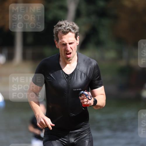 14.09.2025 - Stadtparktriathlon Michael Strokosch http://msf.ph/oto/8872726 14.09.2025 11:56:20 Schwimmen 1134, 1183 meine-sportfotos.de