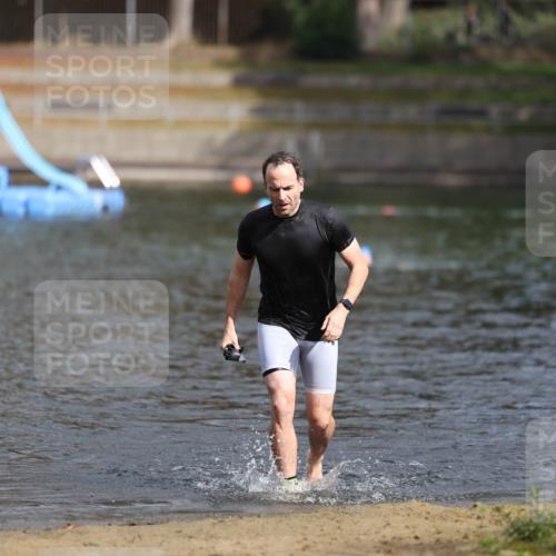 14.09.2025 - Stadtparktriathlon Michael Strokosch http://msf.ph/oto/8872735 14.09.2025 11:56:27 Schwimmen 1134 meine-sportfotos.de