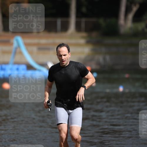 14.09.2025 - Stadtparktriathlon Michael Strokosch http://msf.ph/oto/8872743 14.09.2025 11:56:29 Schwimmen 1134 meine-sportfotos.de