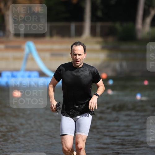 14.09.2025 - Stadtparktriathlon Michael Strokosch http://msf.ph/oto/8872745 14.09.2025 11:56:29 Schwimmen 1134 meine-sportfotos.de