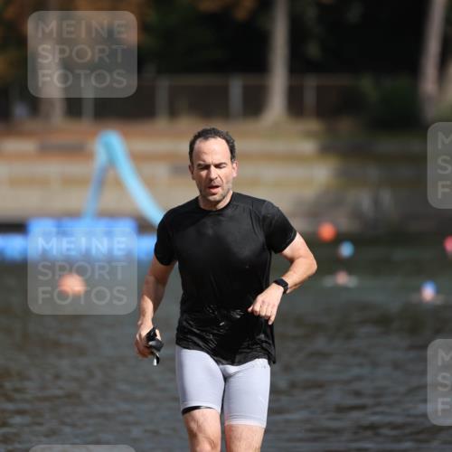 14.09.2025 - Stadtparktriathlon Michael Strokosch http://msf.ph/oto/8872746 14.09.2025 11:56:30 Schwimmen 1134 meine-sportfotos.de