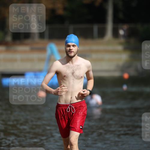 14.09.2025 - Stadtparktriathlon Michael Strokosch http://msf.ph/oto/8872755 14.09.2025 11:57:10 Schwimmen 1151 meine-sportfotos.de