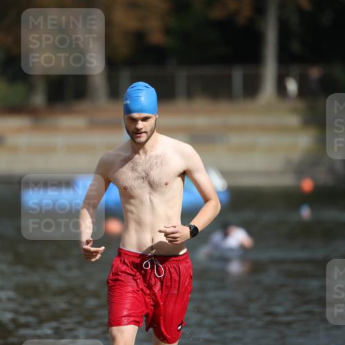 14.09.2025 - Stadtparktriathlon Michael Strokosch http://msf.ph/oto/8872756 14.09.2025 11:57:10 Schwimmen 1151 meine-sportfotos.de