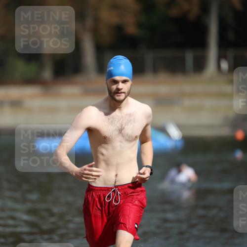 14.09.2025 - Stadtparktriathlon Michael Strokosch http://msf.ph/oto/8872757 14.09.2025 11:57:10 Schwimmen 1151 meine-sportfotos.de