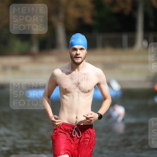 14.09.2025 - Stadtparktriathlon Michael Strokosch http://msf.ph/oto/8872759 14.09.2025 11:57:11 Schwimmen 1151 meine-sportfotos.de