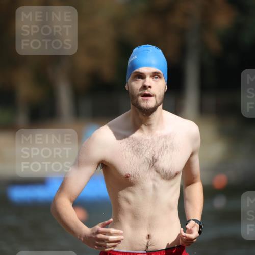 14.09.2025 - Stadtparktriathlon Michael Strokosch http://msf.ph/oto/8872765 14.09.2025 11:57:12 Schwimmen 1151 meine-sportfotos.de