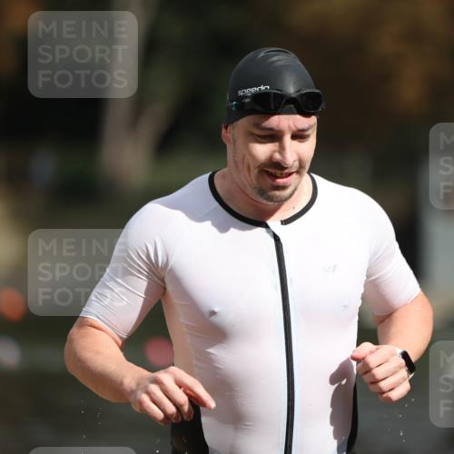 14.09.2025 - Stadtparktriathlon Michael Strokosch http://msf.ph/oto/8872768 14.09.2025 11:57:30 Schwimmen 1145 meine-sportfotos.de