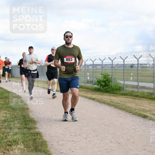 14.09.2025 - Airport Race Dr. Thomas Lammeyer http://msf.ph/oto/8872780 14.09.2025 12:17:28 Laufen 883, 1809 meine-sportfotos.de