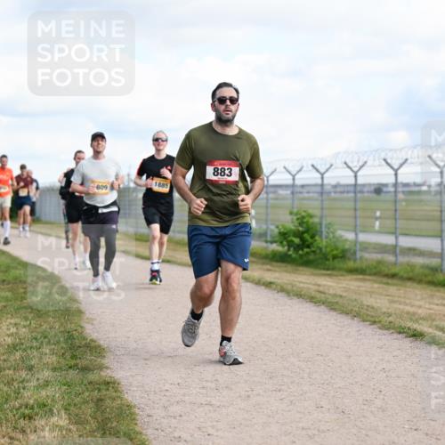 14.09.2025 - Airport Race Dr. Thomas Lammeyer http://msf.ph/oto/8872786 14.09.2025 12:17:29 Laufen 809, 1885, 883 meine-sportfotos.de