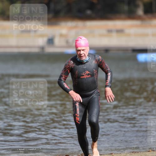 14.09.2025 - Stadtparktriathlon Michael Strokosch http://msf.ph/oto/8872795 14.09.2025 11:58:45 Schwimmen 1208, 1215 meine-sportfotos.de