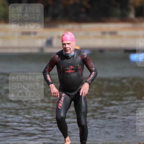 14.09.2025 - Stadtparktriathlon Michael Strokosch http://msf.ph/oto/8872796 14.09.2025 11:58:45 Schwimmen 1208, 1215 meine-sportfotos.de
