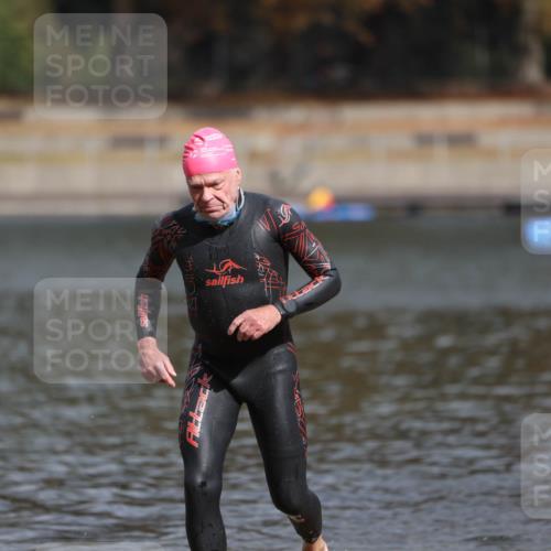 14.09.2025 - Stadtparktriathlon Michael Strokosch http://msf.ph/oto/8872798 14.09.2025 11:58:46 Schwimmen 1208, 1215 meine-sportfotos.de