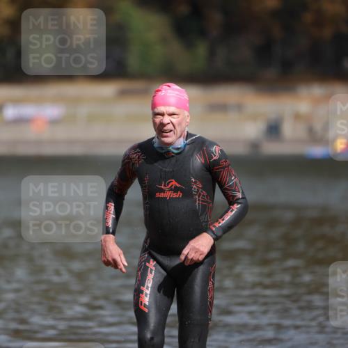 14.09.2025 - Stadtparktriathlon Michael Strokosch http://msf.ph/oto/8872801 14.09.2025 11:58:46 Schwimmen 1208, 1215 meine-sportfotos.de
