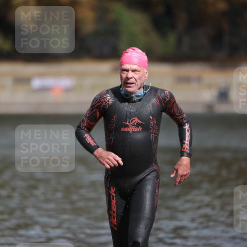 14.09.2025 - Stadtparktriathlon Michael Strokosch http://msf.ph/oto/8872802 14.09.2025 11:58:47 Schwimmen 1208, 1215 meine-sportfotos.de
