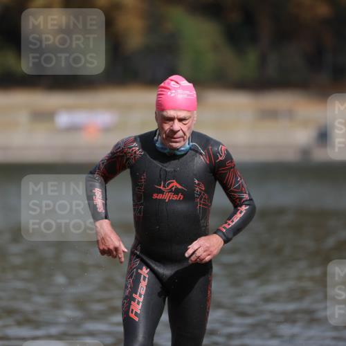 14.09.2025 - Stadtparktriathlon Michael Strokosch http://msf.ph/oto/8872804 14.09.2025 11:58:47 Schwimmen 1208, 1215 meine-sportfotos.de