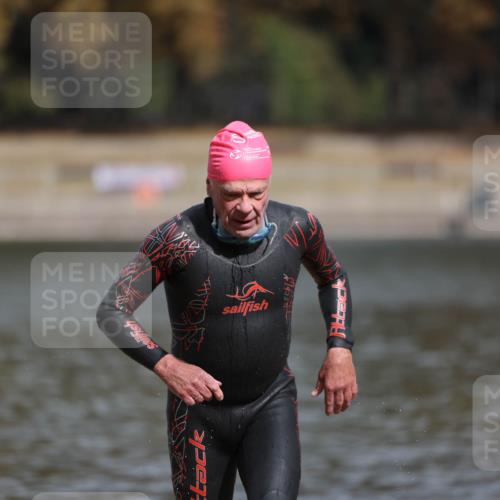 14.09.2025 - Stadtparktriathlon Michael Strokosch http://msf.ph/oto/8872806 14.09.2025 11:58:47 Schwimmen 1208, 1215 meine-sportfotos.de