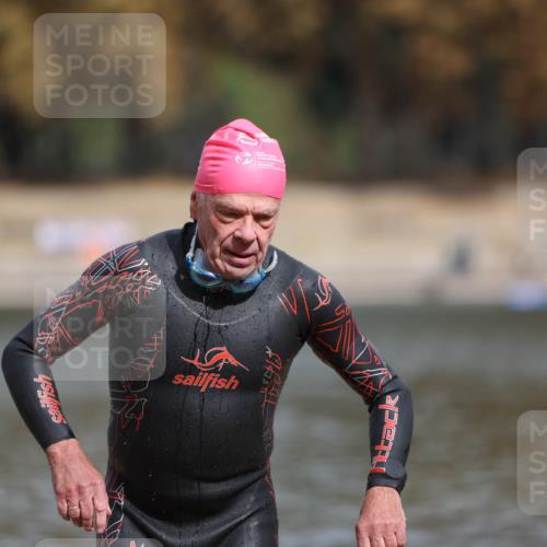 14.09.2025 - Stadtparktriathlon Michael Strokosch http://msf.ph/oto/8872809 14.09.2025 11:58:48 Schwimmen 1208, 1215 meine-sportfotos.de