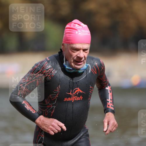 14.09.2025 - Stadtparktriathlon Michael Strokosch http://msf.ph/oto/8872812 14.09.2025 11:58:49 Schwimmen 1208, 1215 meine-sportfotos.de