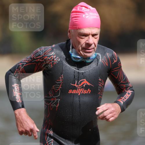 14.09.2025 - Stadtparktriathlon Michael Strokosch http://msf.ph/oto/8872814 14.09.2025 11:58:49 Schwimmen 1208, 1215 meine-sportfotos.de
