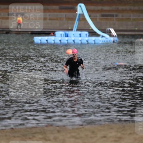 14.09.2025 - Stadtparktriathlon Michael Strokosch http://msf.ph/oto/8872817 14.09.2025 12:09:25 Schwimmen  meine-sportfotos.de