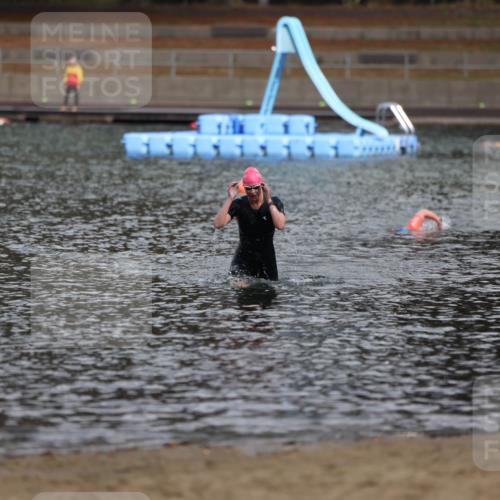 14.09.2025 - Stadtparktriathlon Michael Strokosch http://msf.ph/oto/8872819 14.09.2025 12:09:26 Schwimmen 1294 meine-sportfotos.de