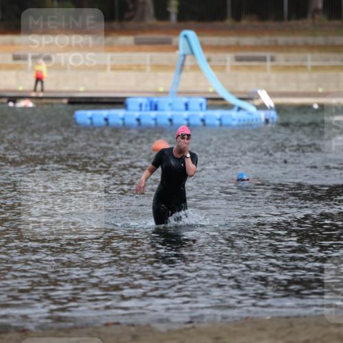 14.09.2025 - Stadtparktriathlon Michael Strokosch http://msf.ph/oto/8872823 14.09.2025 12:09:28 Schwimmen 1294 meine-sportfotos.de