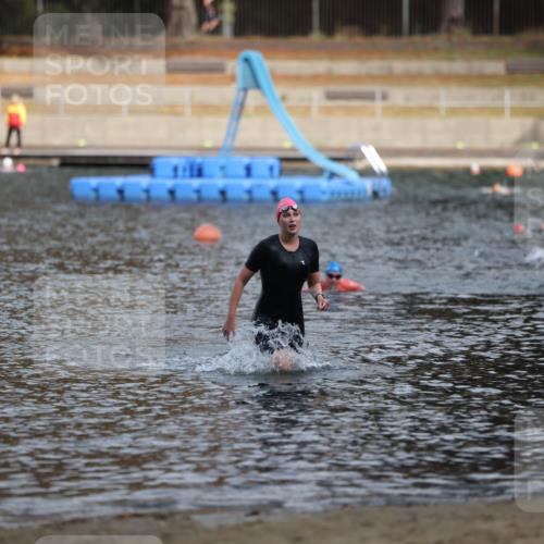 14.09.2025 - Stadtparktriathlon Michael Strokosch http://msf.ph/oto/8872825 14.09.2025 12:09:29 Schwimmen 1294 meine-sportfotos.de