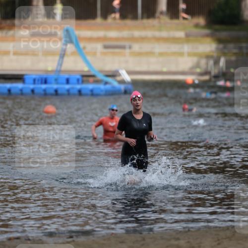 14.09.2025 - Stadtparktriathlon Michael Strokosch http://msf.ph/oto/8872829 14.09.2025 12:09:31 Schwimmen 1294 meine-sportfotos.de