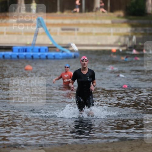 14.09.2025 - Stadtparktriathlon Michael Strokosch http://msf.ph/oto/8872831 14.09.2025 12:09:31 Schwimmen 1294 meine-sportfotos.de