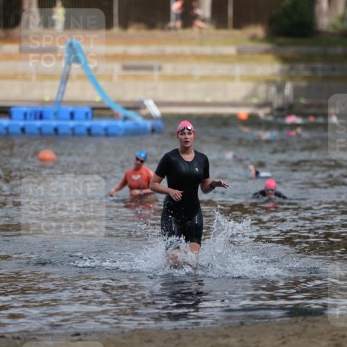14.09.2025 - Stadtparktriathlon Michael Strokosch http://msf.ph/oto/8872833 14.09.2025 12:09:32 Schwimmen 1294 meine-sportfotos.de