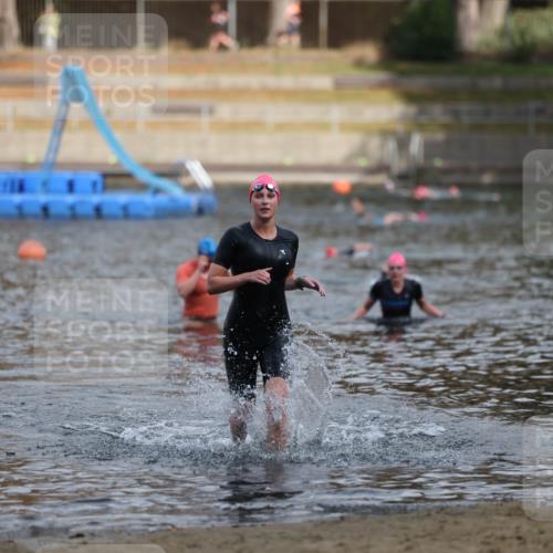 14.09.2025 - Stadtparktriathlon Michael Strokosch http://msf.ph/oto/8872836 14.09.2025 12:09:32 Schwimmen 1294 meine-sportfotos.de