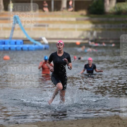 14.09.2025 - Stadtparktriathlon Michael Strokosch http://msf.ph/oto/8872837 14.09.2025 12:09:33 Schwimmen 1294 meine-sportfotos.de