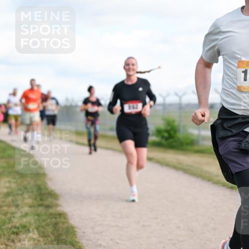 14.09.2025 - Airport Race Dr. Thomas Lammeyer http://msf.ph/oto/8872841 14.09.2025 12:17:32 Laufen 1809 meine-sportfotos.de