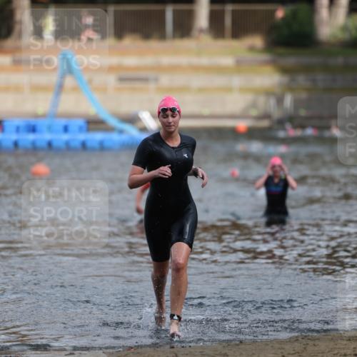 14.09.2025 - Stadtparktriathlon Michael Strokosch http://msf.ph/oto/8872844 14.09.2025 12:09:34 Schwimmen 1294 meine-sportfotos.de