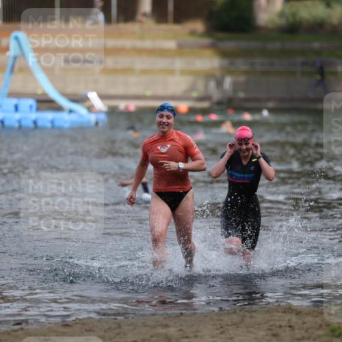 14.09.2025 - Stadtparktriathlon Michael Strokosch http://msf.ph/oto/8872870 14.09.2025 12:09:45 Schwimmen 1298, 1311 meine-sportfotos.de