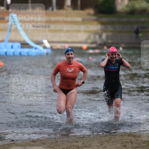 14.09.2025 - Stadtparktriathlon Michael Strokosch http://msf.ph/oto/8872873 14.09.2025 12:09:45 Schwimmen 1298, 1311 meine-sportfotos.de