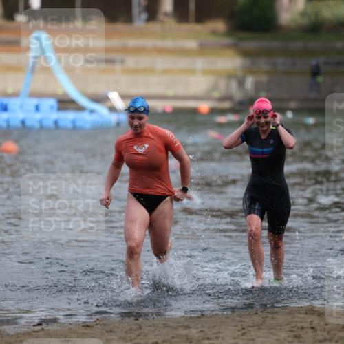14.09.2025 - Stadtparktriathlon Michael Strokosch http://msf.ph/oto/8872875 14.09.2025 12:09:46 Schwimmen 1298, 1311 meine-sportfotos.de