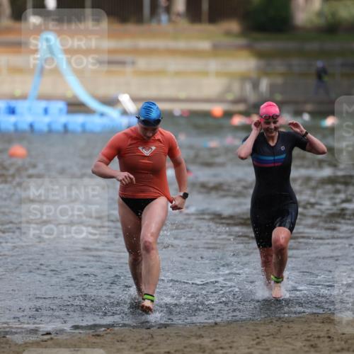 14.09.2025 - Stadtparktriathlon Michael Strokosch http://msf.ph/oto/8872876 14.09.2025 12:09:46 Schwimmen 1298, 1311 meine-sportfotos.de