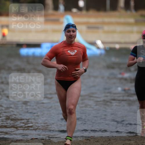 14.09.2025 - Stadtparktriathlon Michael Strokosch http://msf.ph/oto/8872884 14.09.2025 12:09:47 Schwimmen 1298, 1311 meine-sportfotos.de