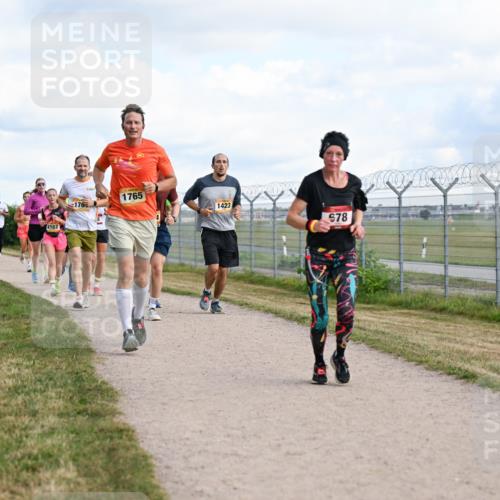 14.09.2025 - Airport Race Dr. Thomas Lammeyer http://msf.ph/oto/8872885 14.09.2025 12:17:35 Laufen 2162, 176, 1765, 1423, 578 meine-sportfotos.de